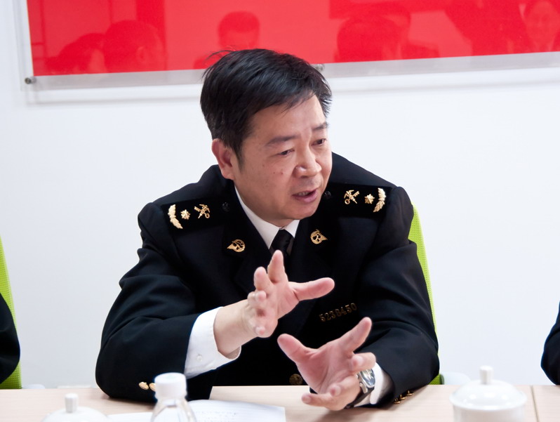 黄埔海关党组书记,关长陈小颖关长到基层联系点科室征求党组民主生活