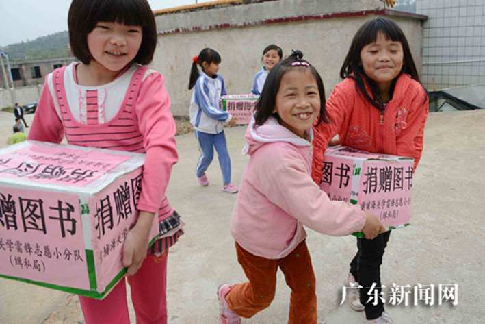 今年去世的明星_明星村今年人均(2)