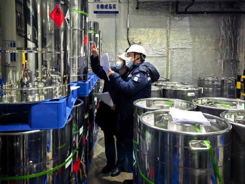 惠州港海关加强危险货物标签标识查验保障易燃液体货物安全出口